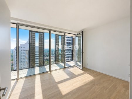 DC2 Tower: 39m2 Loggia Erstbezug - SKY RESIDENCES