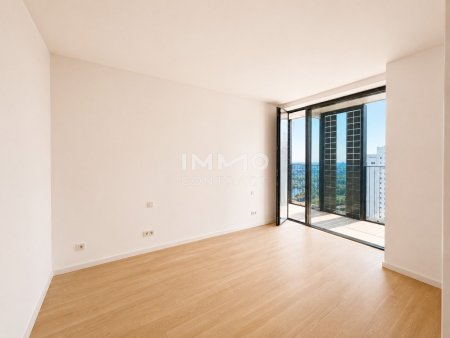 Waterfront Elegance – 2 Zimmer mit 15 m² Loggia: DC2 Tower