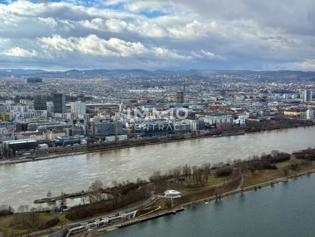Sonnenuntergang und Stephansdom Blick: 48. Etage DC2 Tower - Erstbezug
