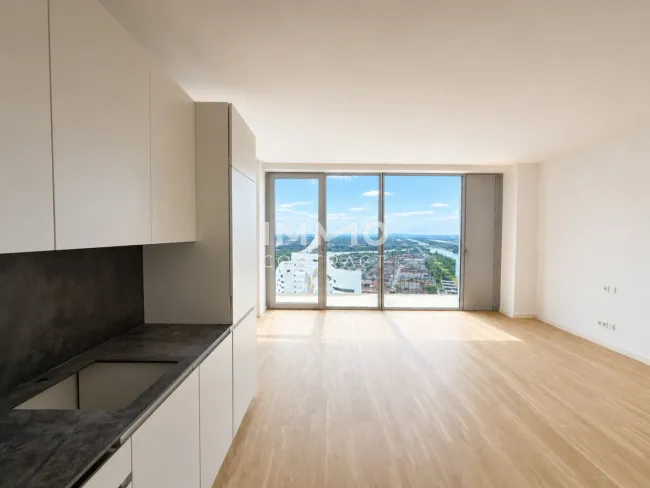 Highrise Apartment an der Donau: 41. Etage - DC2 Tower - Bild
