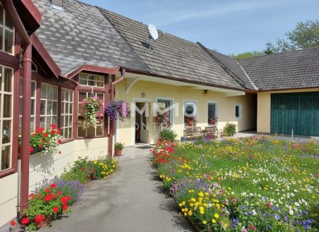 GROSSZÜGIGES ANWESEN FÜR NATURLIEBHABER UND HOBBYLANDWIRTE IN DER THERMENREGION NAHE BURGAU - STEGERSBACH