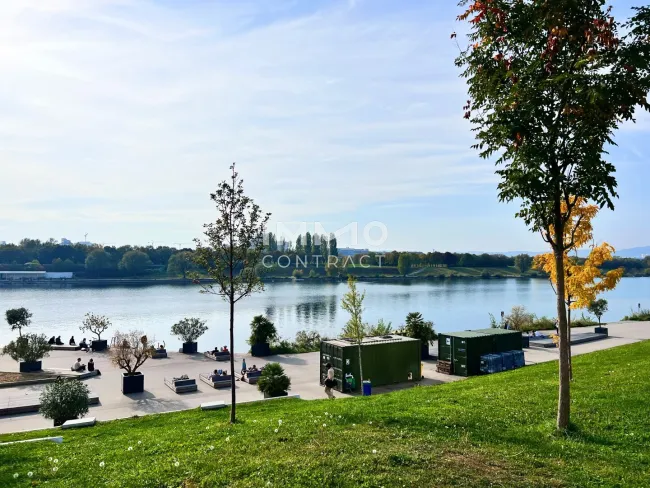 Möbliert! WIE IM URLAUB: Neben der U-Bahn und DIREKT AN DER DONAU - Bild