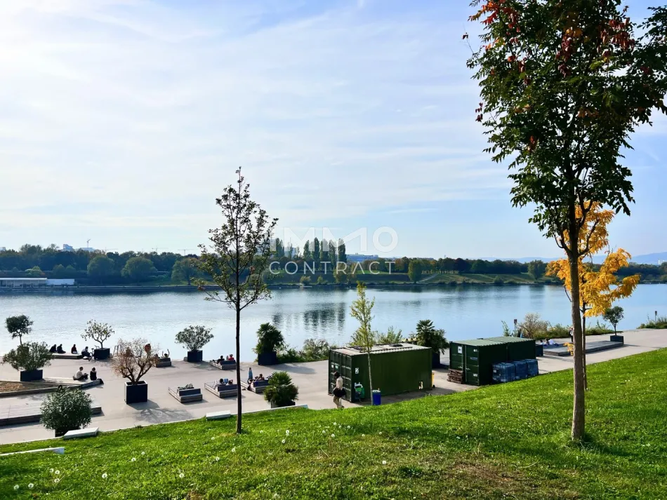 Möbliert! WIE IM URLAUB: Neben der U-Bahn und DIREKT AN DER DONAU - Bild