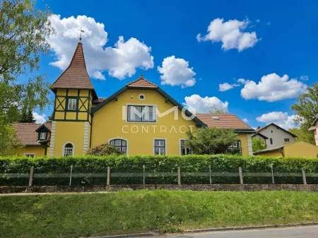 Villa in Kombination mit Praxis, Büro oder 2. Wohneinheit auf großem Grundstück - mit Erweiterungspotenzial für Investoren