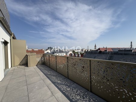Provisionsfreier Neubau-Erstbezug – Exklusive Dachgeschoßwohnung mit außergewöhnlichen Terrassenflächen