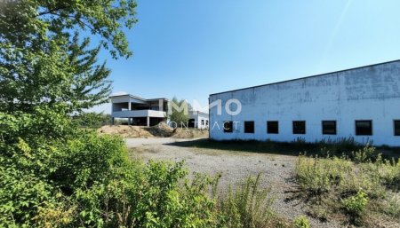 Provisionsfrei!! Top Betriebsstandort: Bürogebäude, Halle und großes Grundstück mit Entwicklungspotential