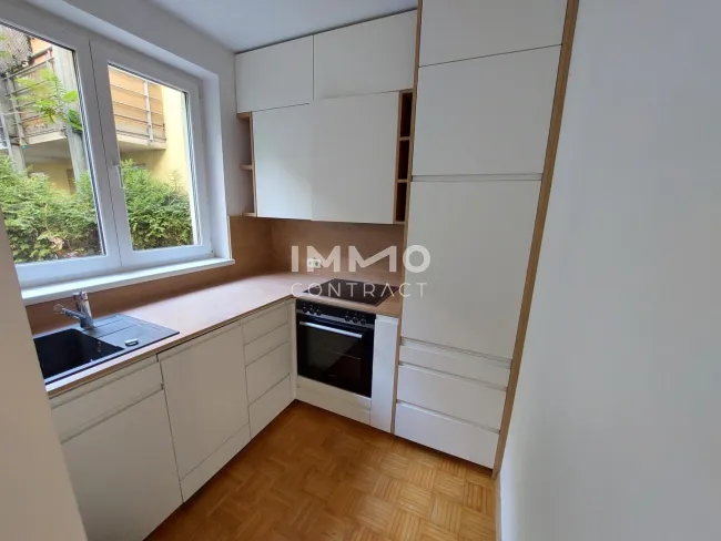 Ideale 2-Zimmer Wohnung im Zentrum vom Linz mit Loggia, sehr schöner Küche und optional mit einem Tiefgaragenplatz! - Bild