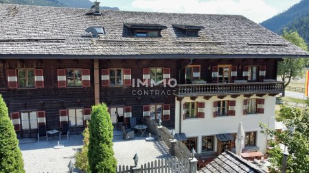 Hotel-Ensemble mit Luxus-Chalets am Tor zum Großglockner