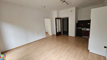 Schöne 1-Zimmerwohnung in ruhiger, "grüner" Lage neben dem Stift Rein