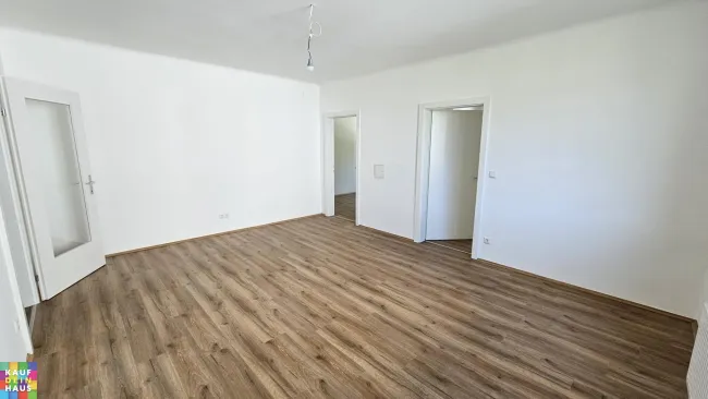3 Zimmer Genossenschaftswohnung- Erstbezug nach Sanierung - neben Fröschnitzbach und Bahnanlage - Bild
