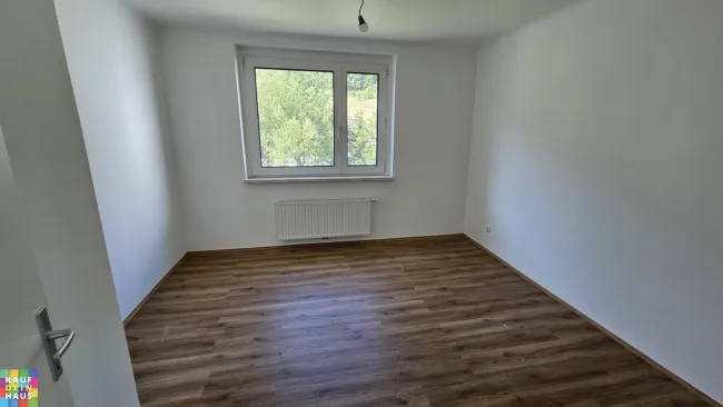 3 Zimmer Genossenschaftswohnung- Erstbezug nach Sanierung - neben Fröschnitzbach und Bahnanlage - Bild