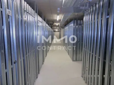 351_349171579