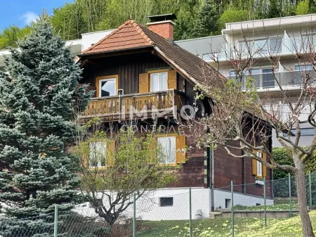KAPFENBERG: SANIERUNGSBEDÜRFTIGES HOLZBLOCKHAUS MIT SONNIGEM GRUND UM € 175.000,--