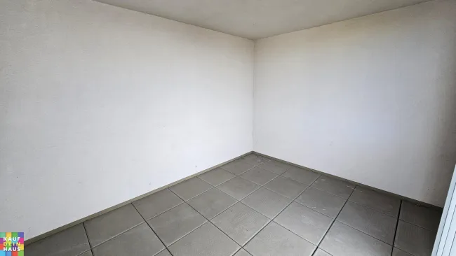 3 MONATE MIETFREI! 2- ZIMMERWOHNUNG mit LOGGIA und KÜCHE - Bild