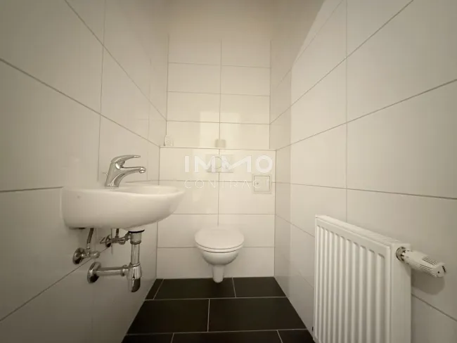separates WC