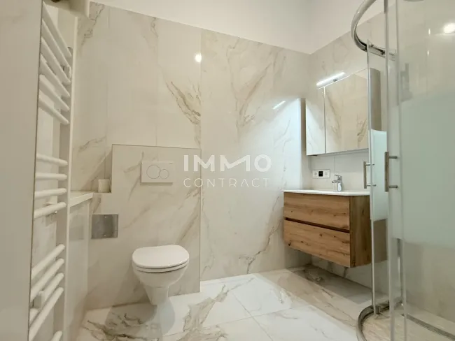 Badezimmer mit Dusche