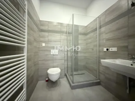 modernes Badezimmer