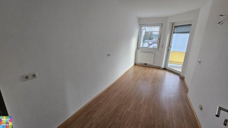 Großzügige 3 Zimmerwohnung - unbefristeter Mietvertrag