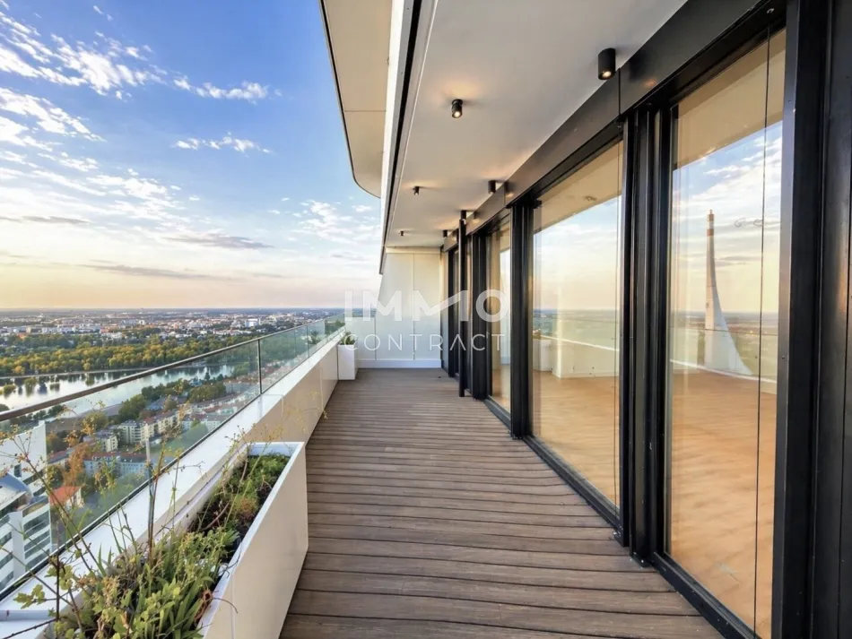 DANUBEFLATS. 40. Etage inkl. 30m2 Balkon - The One And Only - Bild