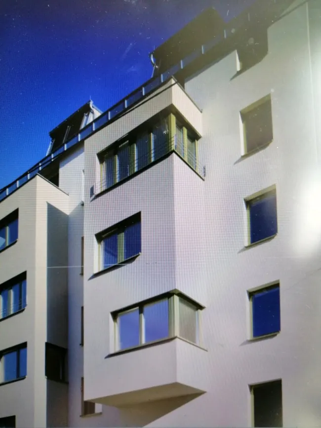 PROVISIONSFREI - Neues Haus - zauberhafte Dachgeschoßwohnung mit Terrasse um netto € 1038,,-- - Titelbild