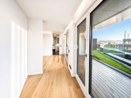 Urban Living, Reimagined with a Sky Garden: Commission-free Hauptbahnhof