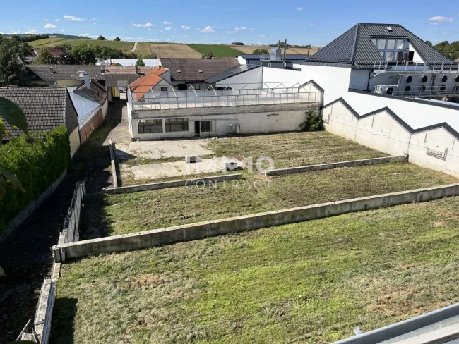 Neuer Preis !! 2 200 m² Grundstück im Zentrum - Bild