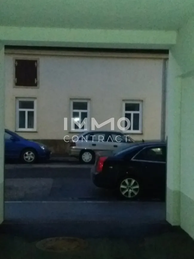 parkplätze re von einfahrt 1