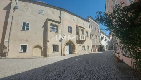 Historisches Zinshaus in Stein an der Donau – 10 vermietete Wohneinheiten