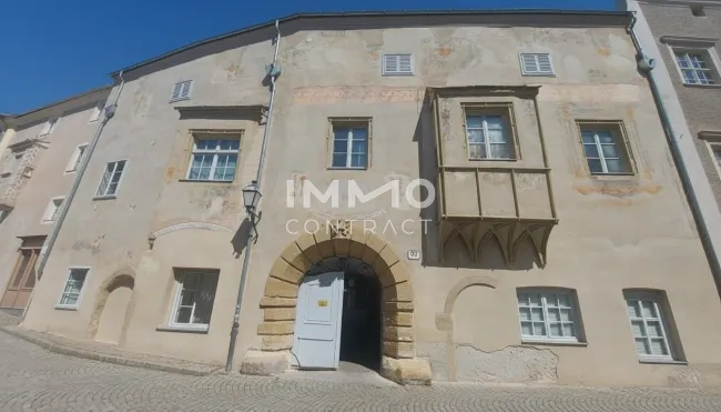 Historisches Zinshaus in Stein an der Donau – 10 vermietete Wohneinheiten - Titelbild