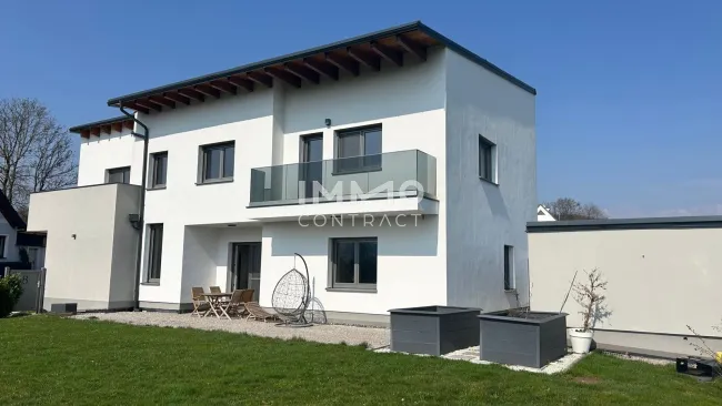 Neuwertiges Traumhaus mit Fernblick - Bild