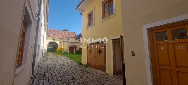 EHEMALIGES WINZERHAUS IM ZENTRUM VON LANGENLOIS - Bild
