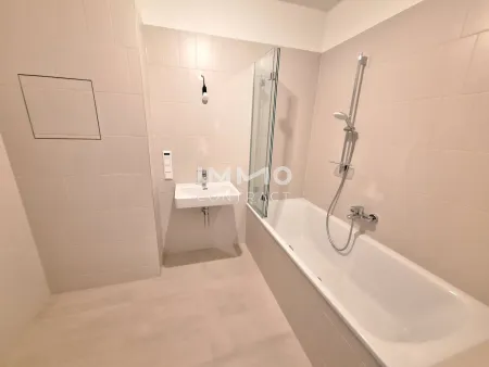 Bad mit Badewanne