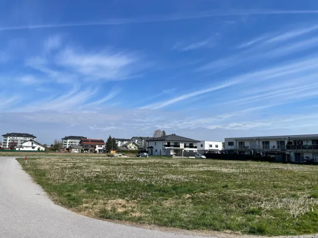 500 - 750 m² Baugrundstücke für Eigenheim in Mattighofen - Titelbild