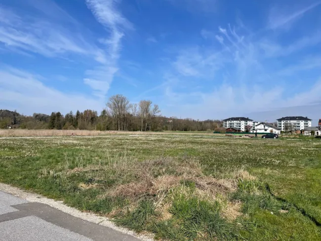 500 - 750 m² Baugrundstücke für Eigenheim in Mattighofen - Bild
