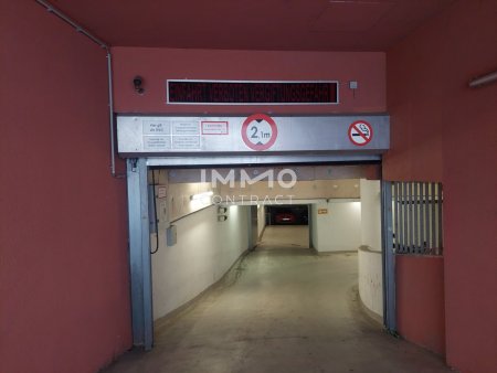 Viktoriagasse 19-21/Grenzgasse 8 - Stapelparkplatz