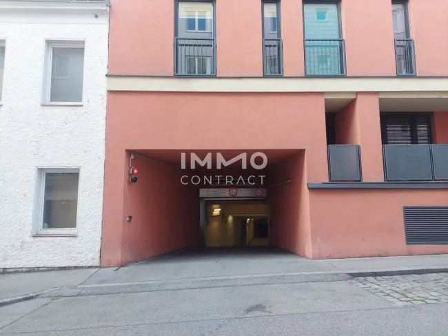 Viktoriagasse 19-21/Grenzgasse 8 - Stapelparkplatz - Titelbild