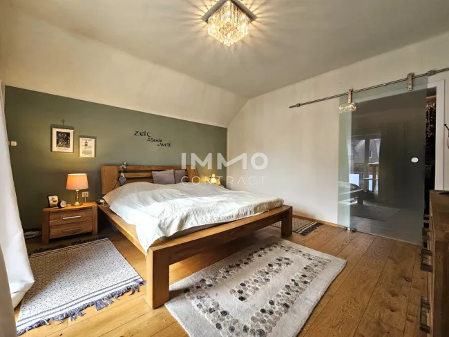 DG Schlafzimmer mit Schrankraum