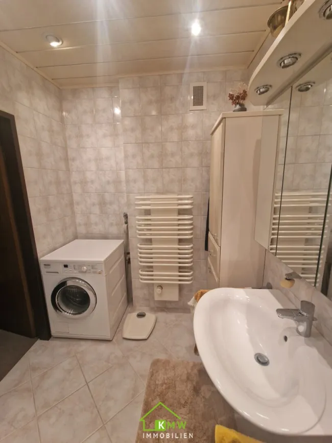 Helle 3-Zi-Wohnung mit Loggia & Stellplatz in Weidling – 100m², Grünblick, Top Lage! - Bild