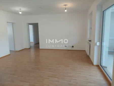 Große 3-Zi-Wohnung mit Loggia & 2 Garagen in Kilb – gepflegt und hell - förderbar