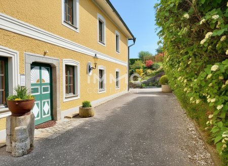 Landleben mit Stil – Charmante Wohnung im liebevoll sanierten Vierkanter im Raum Weistrach
