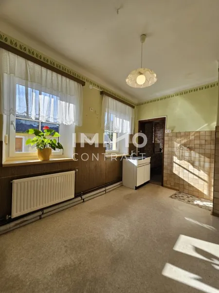 EG - Zimmer sanierungsbedürftig
