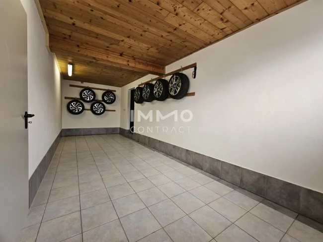 Abstellraum 1 neben Garage