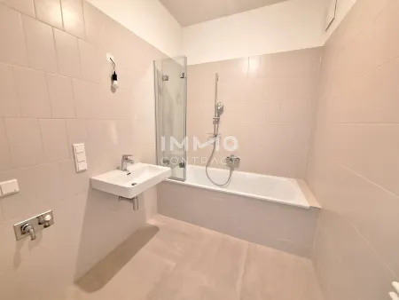 Bad mit Badewanne
