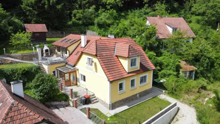 AKTUELL NEUER PREIS - Gut gepflegtes Haus in toller Lage - nähe Campus Krems