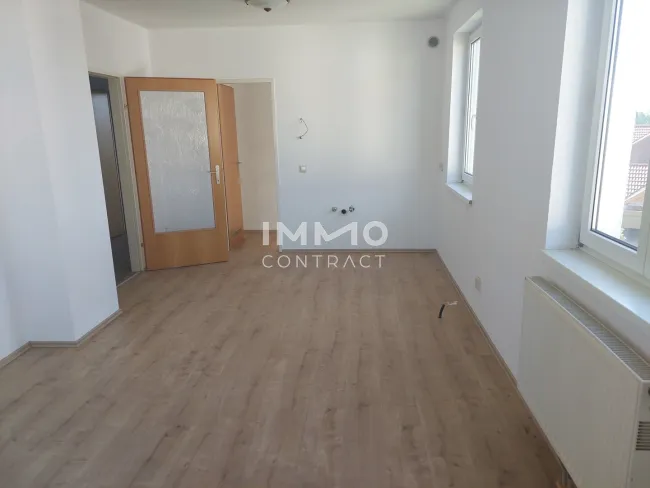 Attraktive 3-Zimmer-Wohnung mit Balkon und Stellplatz in St. Leonhard am Forst - förderbar - Titelbild