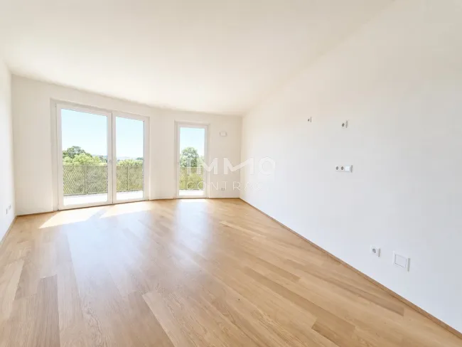 BALKON MIT GRÜNBLICK