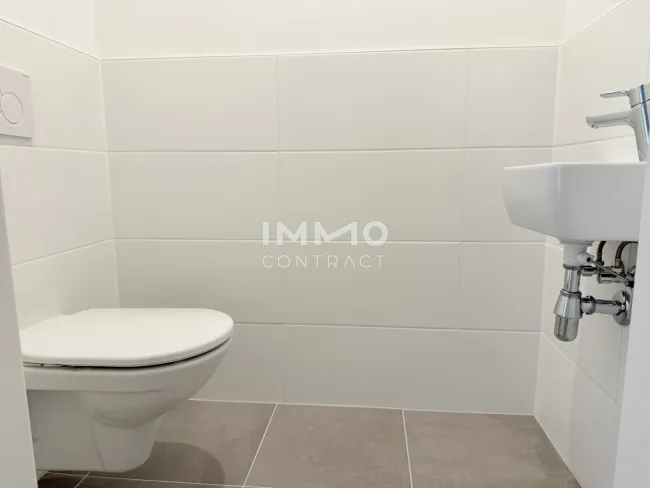 separates WC