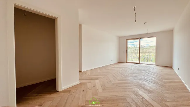 Aussichtslage Top 8: Weingartenblick - 3 Zimmer Eigentumswohnung mit Terrasse - Bild
