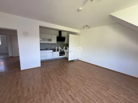 Helle 3-Zi-DG-Wohnung mit Balkon & Stellplatz in Pöchlarn, 78m², Miete €998 - Förderbar