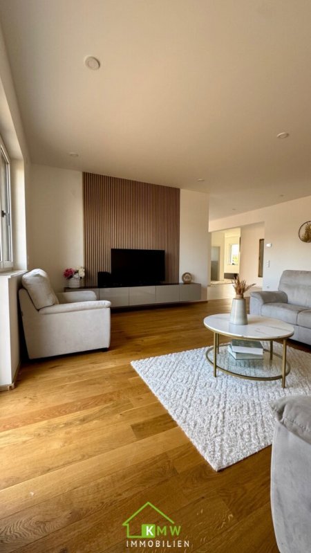 Familienfreundlich: moderner, großzügiger Bungalow in ruhiger Lage